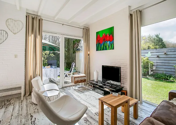 Lovely Bungalow in Noordwijkerhout with Garden