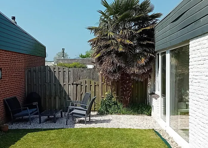 Lovely Bungalow in Noordwijkerhout with Garden