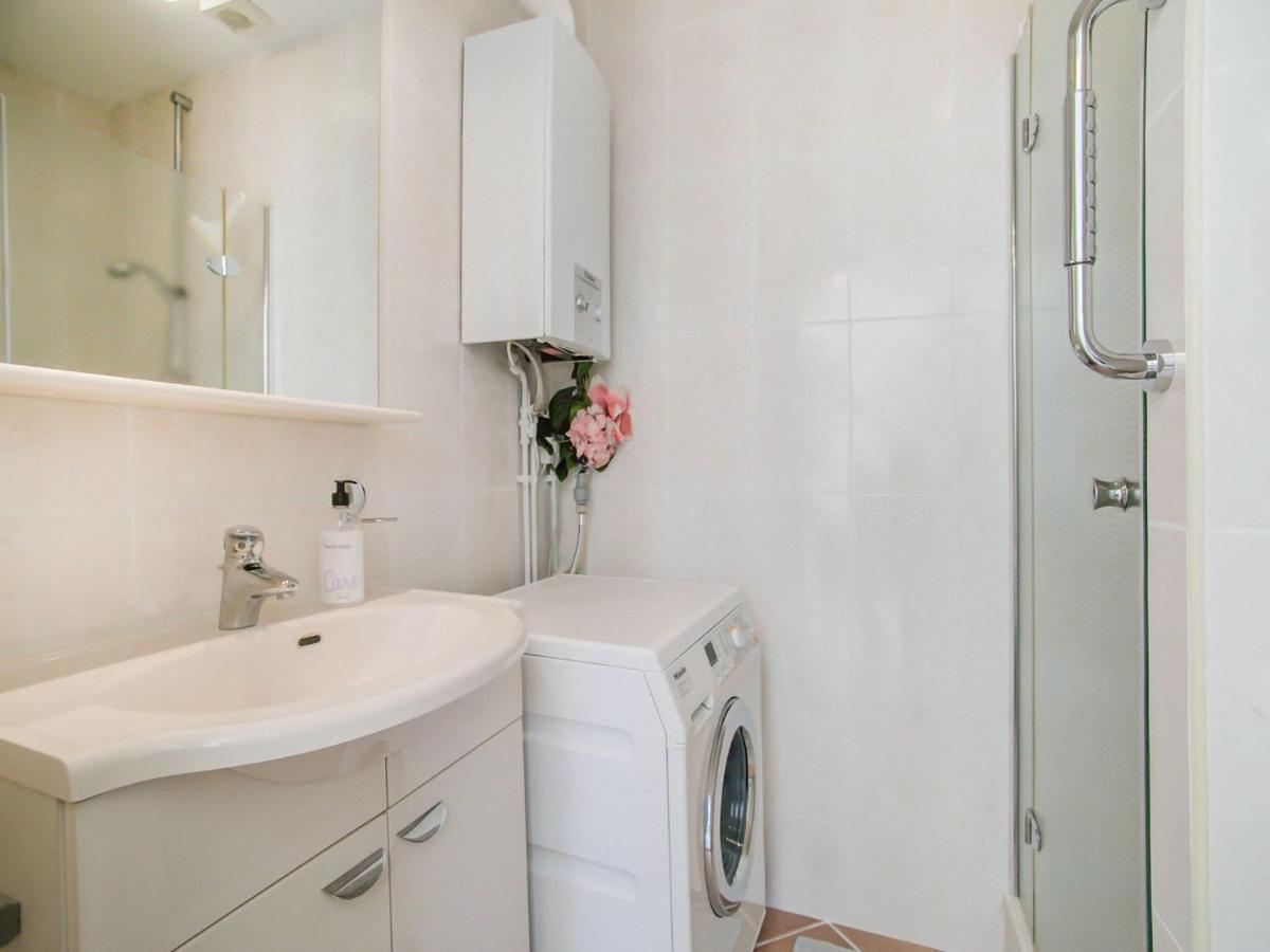 Lovely In With Garden Vakantiehuis